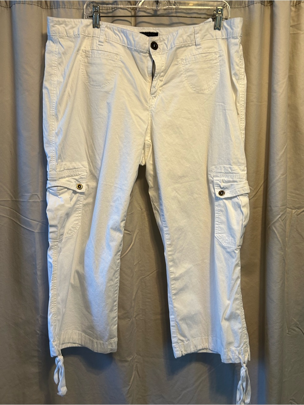 Woman’s Tommy Hilfiger Cargo Capris